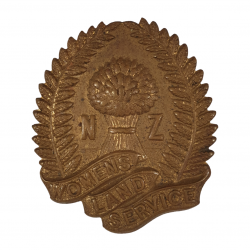 Badge Women's Land Army