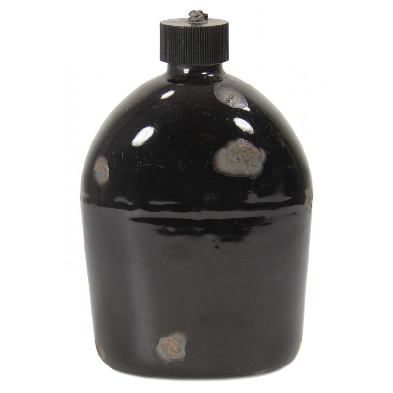 Canteen, Enameled metal, US, 1942 Canteen, Enameled metal, US, 1942
