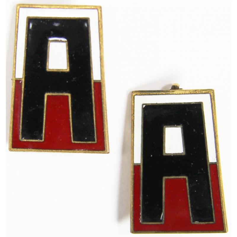 Pair of Distinctive Insignias, 1st Army, pin back Pair of Distinctive Insignias, 1st Army, pin back