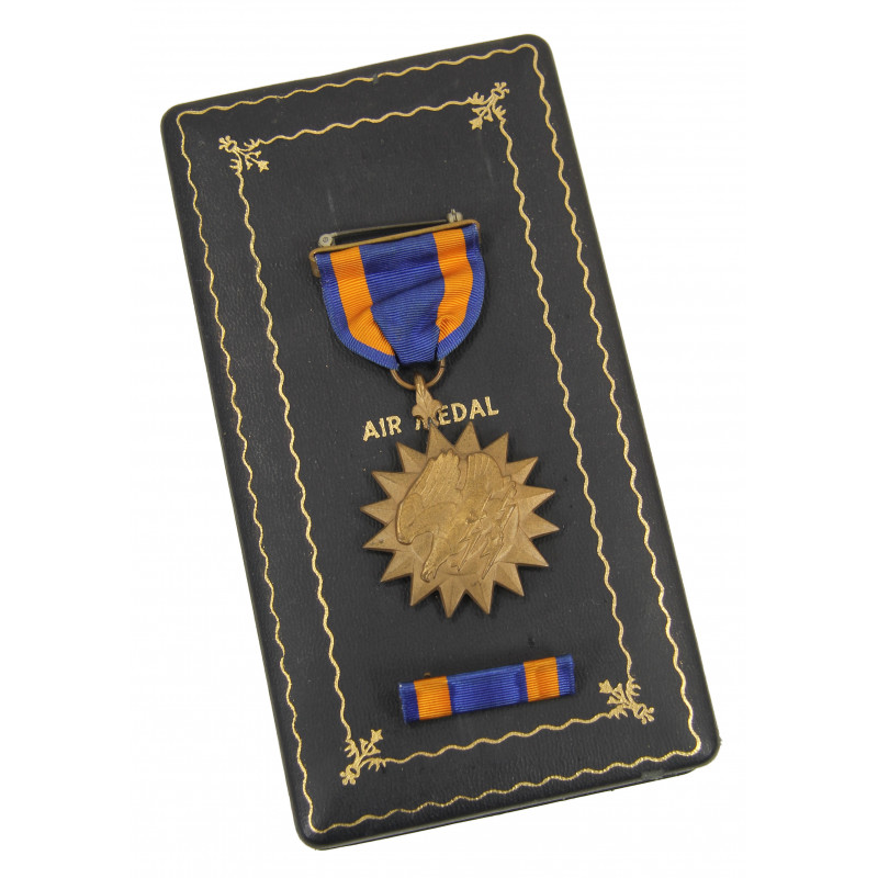 Air Medal, in box Air Medal, in box