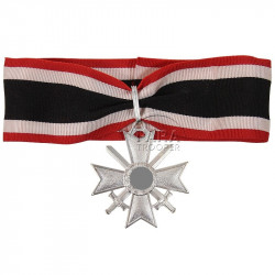 Croix de Chevalier de la Croix du mérite de guerre avec glaives