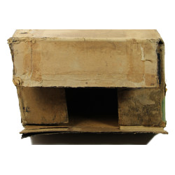 Carton de ration V1s, cigarettes Chesterfield, mars 1944, vide