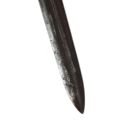 Casque français, Mle 1919, artillerie spéciale, avec poignard d’abordage, insignes et portrait