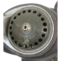 Masque à gaz Mk IV, complet, 1940, dans sa housse canadienne, 1942