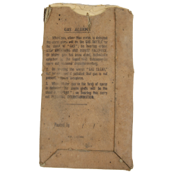 Masque à gaz Mk IV, complet, 1940, dans sa housse canadienne, 1942