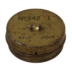 Masque à gaz Mk IV, complet, 1940, dans sa housse canadienne, 1942