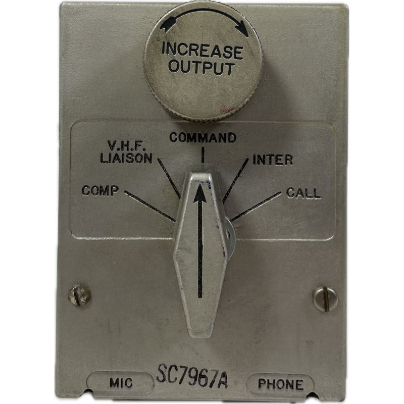 Boîtier de communication, BC-1366, USAAF, FADA RADIO & ELECTRIC CO., INC Boîtier de communication, BC-1366, USAAF, FADA RADIO & ELECTRIC CO., INC