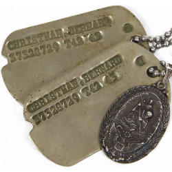 Plaques d'identité, Dog Tags, 1er type, Monel, avec médaillon religieux, Pfc. Bernard Christman, 94th Signal Bn., ETO