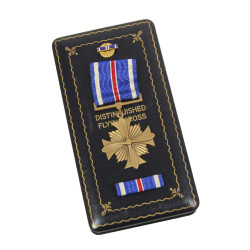 Medal, Distinguished Flying Cross, in Case, Complete