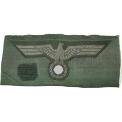 Aigle de poitrine Heer, BeVo, fond vert