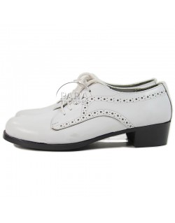 Chaussures basses blanches, en cuir NNC / USN