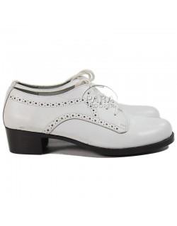 Chaussures basses blanches, en cuir NNC / USN