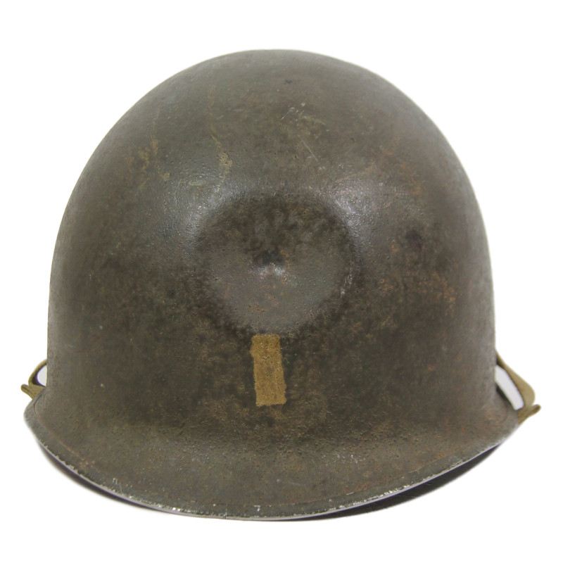 Casque M1, pattes fixes, 2nd Lieutenant, impacté