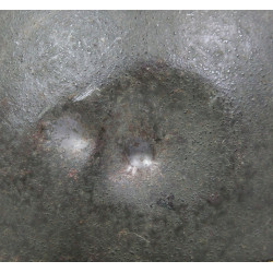 Casque M1, pattes fixes, 2nd Lieutenant, impacté