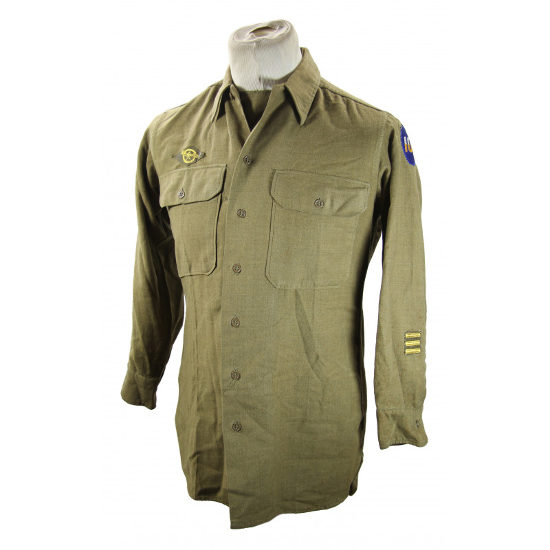 Chemise moutarde, US Army, 100th Infantry Division, 14 1/2 x 32 Chemise moutarde, US Army, 100th Infantry Division, 14 1/2 x 32