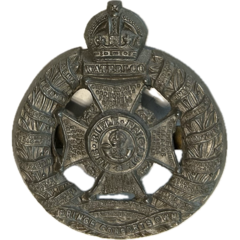 Cap Badge, The Rifle Brigade (The Prince Consort's Own), Normandy, Plastique Cap Badge, The Rifle Brigade (The Prince Consort's Own), Normandy, Plastique