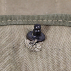 Étui de pelle pliante M-1943, TULSA CANVAS PRODUCTS CO. 1943, 1er type
