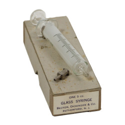 Seringue hypodermique, 2 cc, BECTON, DICKINSON & CO., Item 38440