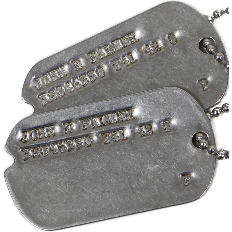 Plaques d'identité, Dog Tags, T/4 John Palmer, Service Co., 28th Inf. Regt., 8th Infantry Division, ETO Plaques d'identité, Dog Tags, T/4 John Palmer, Service Co., 28th Inf. Regt., 8th Infantry Division, ETO