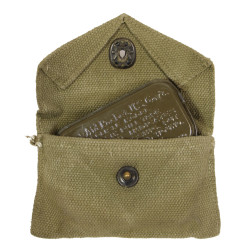 Pochette à pansement M-1942, J.S. & S. CO. 1943, avec pansement Carlisle