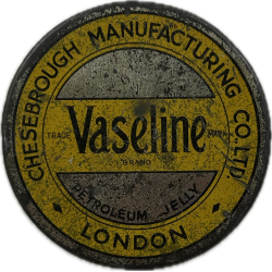 Boîte de vaseline britannique, PETROLEUM JELLY
