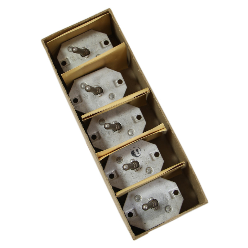 Breaker, Circuit, Single pole, AN 3160-10, USAAF