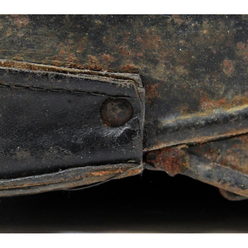 Casque français, Mle 1919, artillerie spéciale, avec poignard d’abordage, insignes et portrait