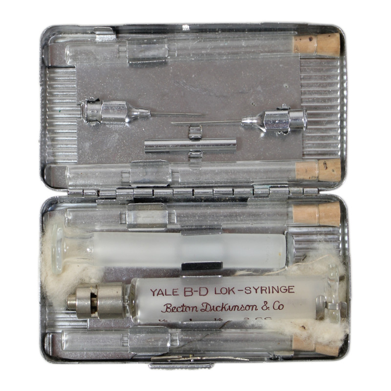Syringe, Hypodermic, 2 cc, US Army Medical Department, in Case, Becton Dickinson & Co.