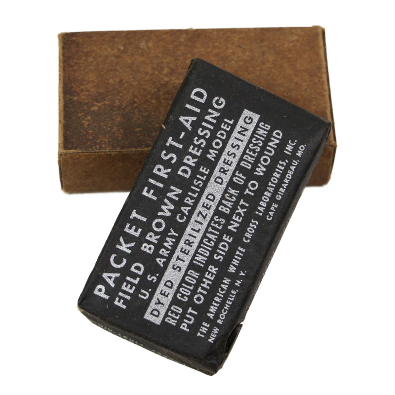 Small First-Aid Dressing, US Army, Carlisle Model, 1942, THE AMERICAN WHITE CROSS LABS, Item No. 92082