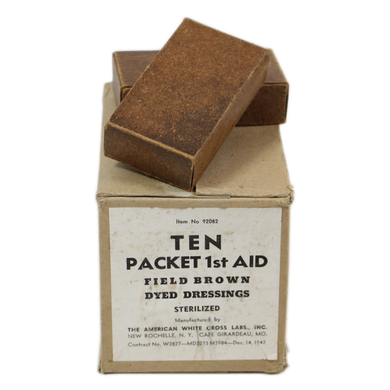 Small First-Aid Dressing, US Army, Carlisle Model, 1942, THE AMERICAN WHITE CROSS LABS, Item No. 92082
