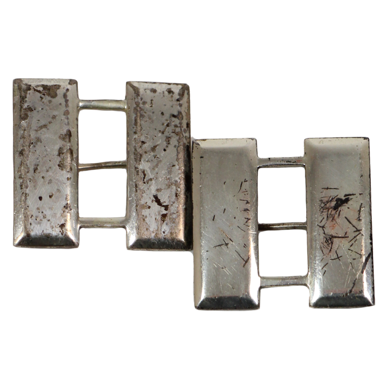 Paire de grades, Captain