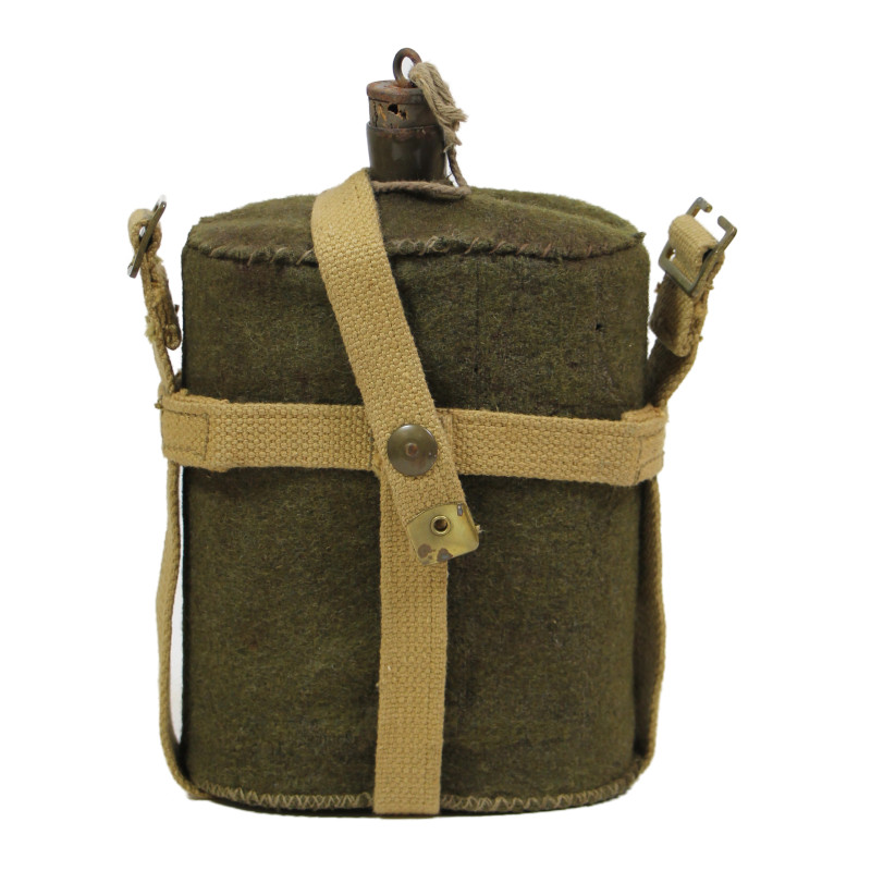 Canteen, Canadian, with 'Skeleton' Carrier, 1943