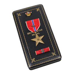 Medal, Bronze Star, with Oak Leaf Cluster, in Case