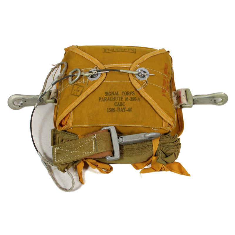 Parachute M-390-A pour radio BC-778, "Gibson Girl", SCR-578-B, USAAF, 1944