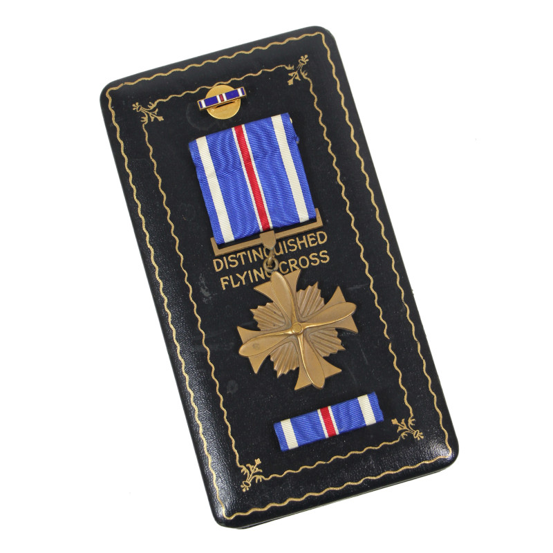 Medal, Distinguished Flying Cross, in Case, Complete