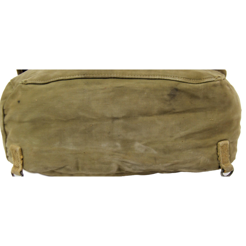 Musette M-1936, ATLANTIC PRODUCTS CORP. 1941, T/5 Robert Neuenkirch, Serv. Co., 13th Inf. Regt., 8th Infantry Division, ETO