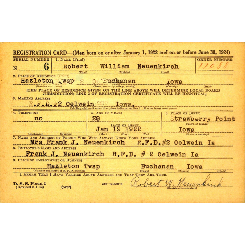 Musette M-1936, ATLANTIC PRODUCTS CORP. 1941, T/5 Robert Neuenkirch, Serv. Co., 13th Inf. Regt., 8th Infantry Division, ETO