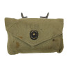 Pochette à pansement M-1942, E.A. BROWN MFG. CO. 1943, avec pansement Carlisle, Normandie