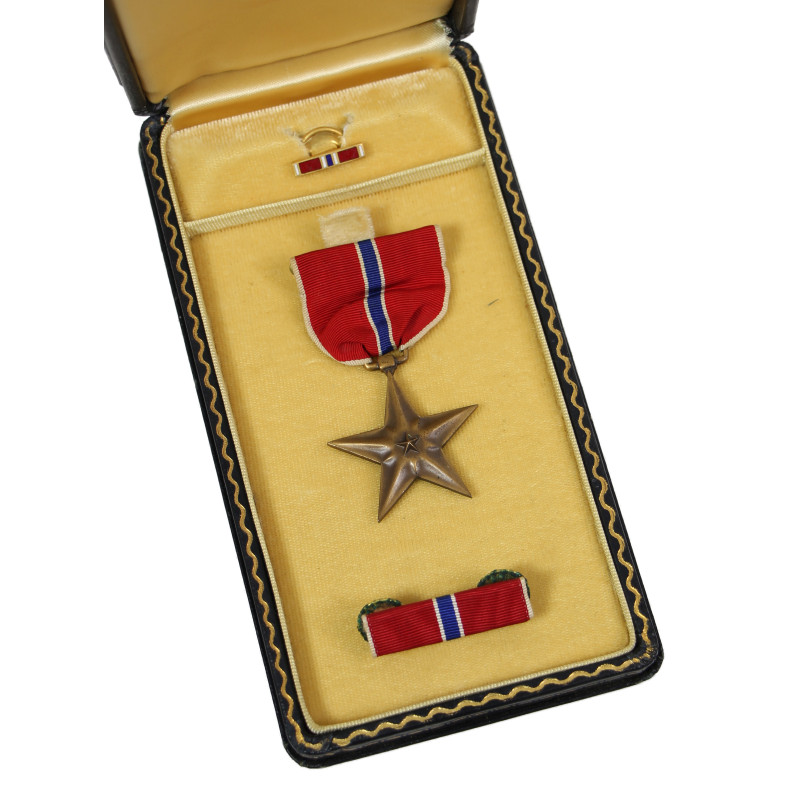 Medal, Bronze Star, in Case, Pvt. William Loughran, Co. G, 18th Inf. Regt., 1st Infantry Division, MTO & ETO