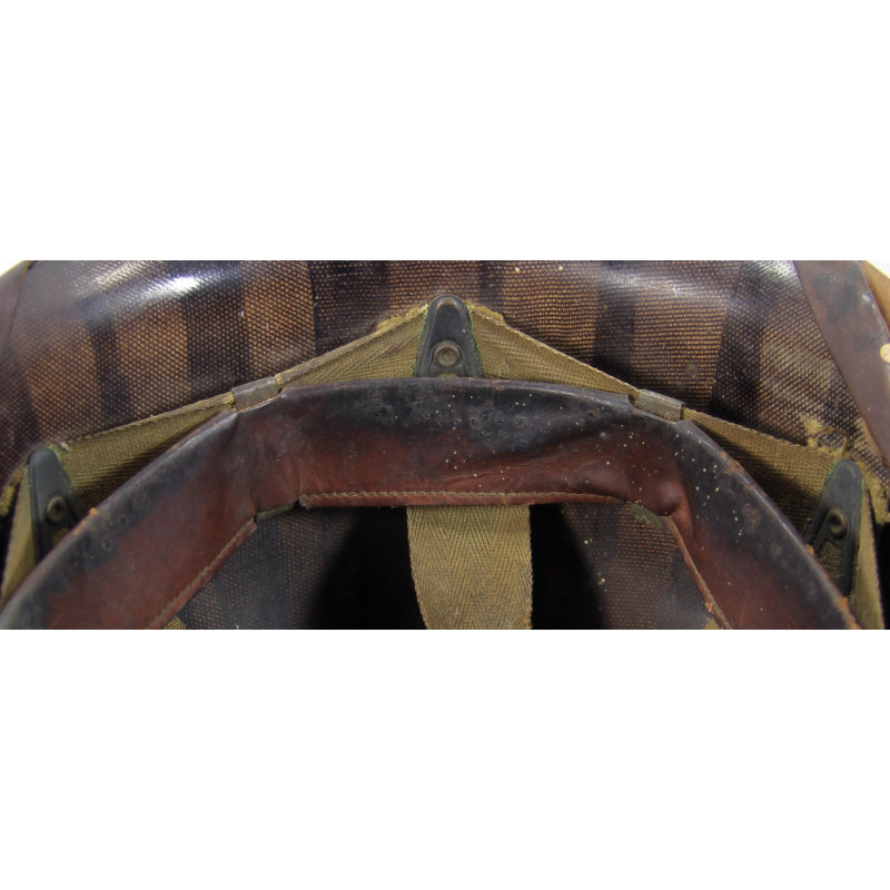 Casque M1, pattes mobiles, liner Firestone, impacté, Pvt. Raymond Rediske