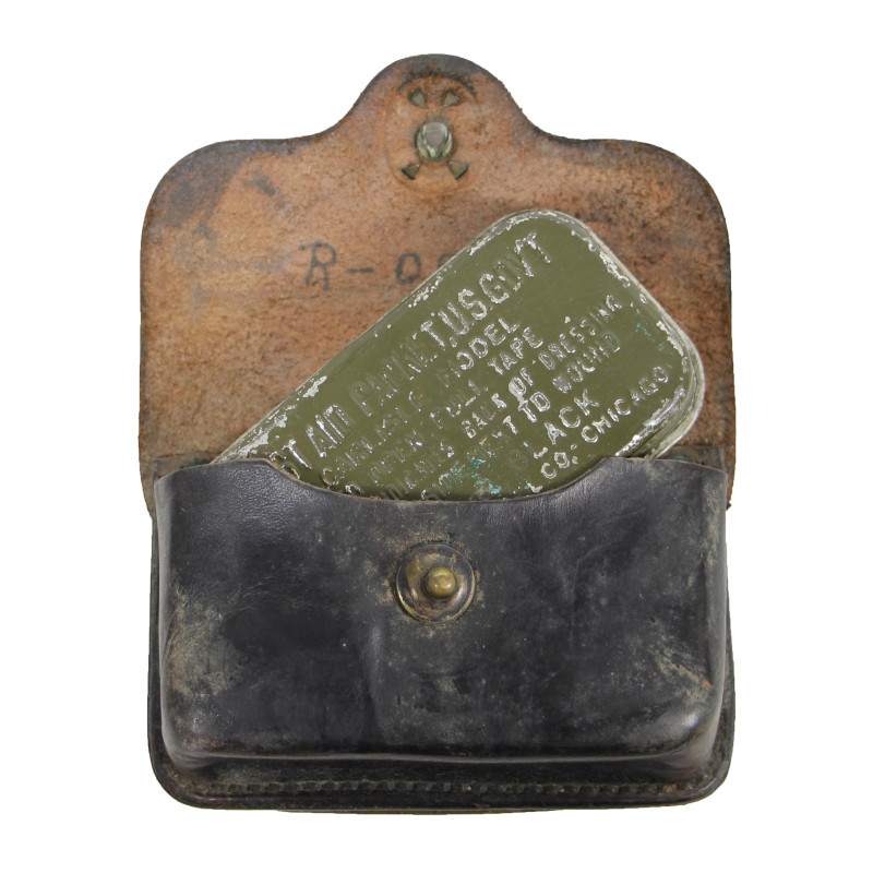 Pochette à pansement en cuir, J.Q.M.D., Military Police, avec pansement