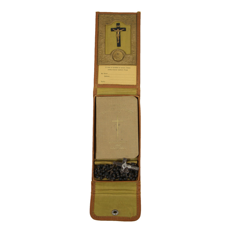 Coffret religieux, Manual of Catholic Devotions for Soldiers and Sailors, 1905, avec chapelet