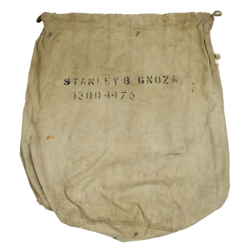 Sac paquetage (Barrack Bag), T/4 Stanley Gnoza, Battery C, 326th Field Art. Bn., 84th Infantry Division, ETO, POW