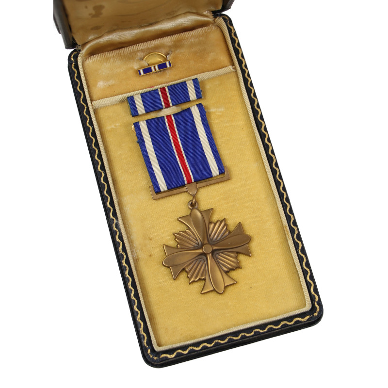 Medal, Distinguished Flying Cross, in Case, Complete