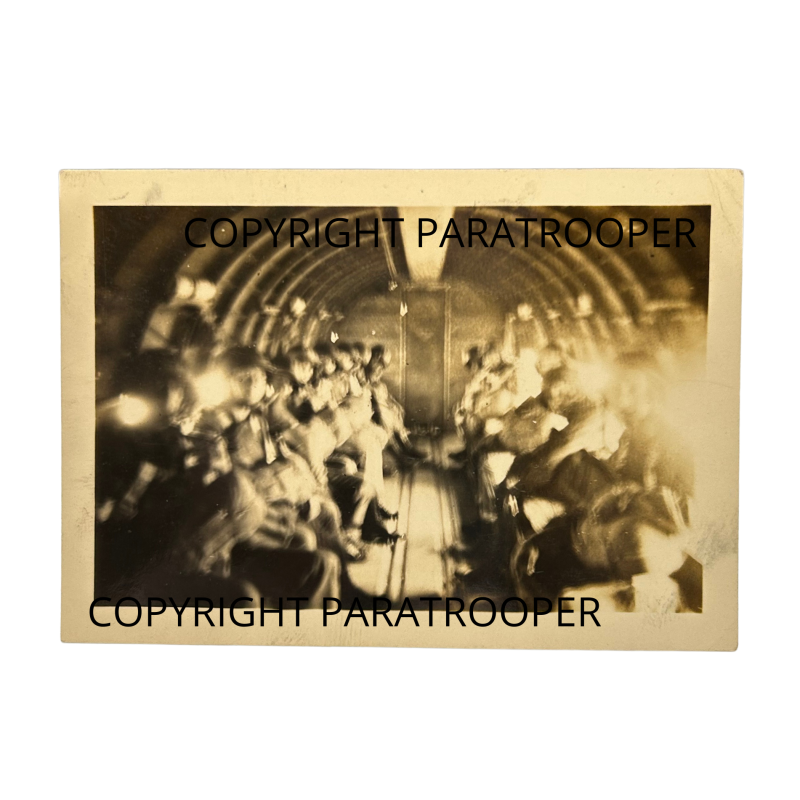 Photographie, US Paratroopers, "In Plane Before Jump"