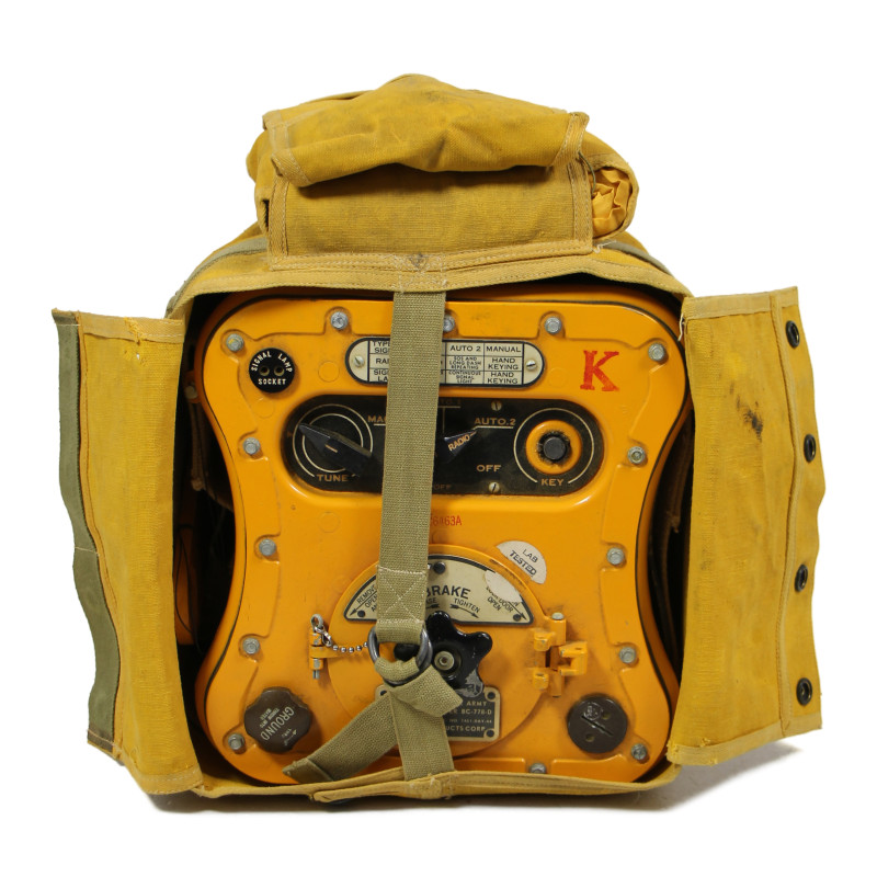 Émetteur radio BC-778-D, "Gibson Girl", SCR-578-B, avec parachute, USAAF, 1944, dinghy