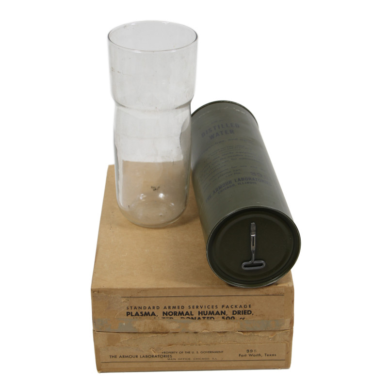 Flacon d'eau distillée pour plasma, dans son carton, Standard Armed Services Package