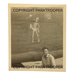 Photo, USAAF, B-24, Nose Art, "DRIP", Pin up