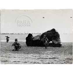 Photo, parachutistes britanniques