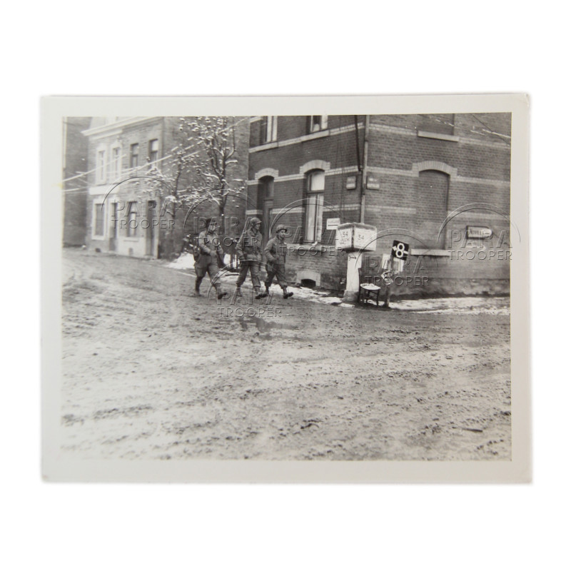 Photo, 101st Airborne Division, Bastogne